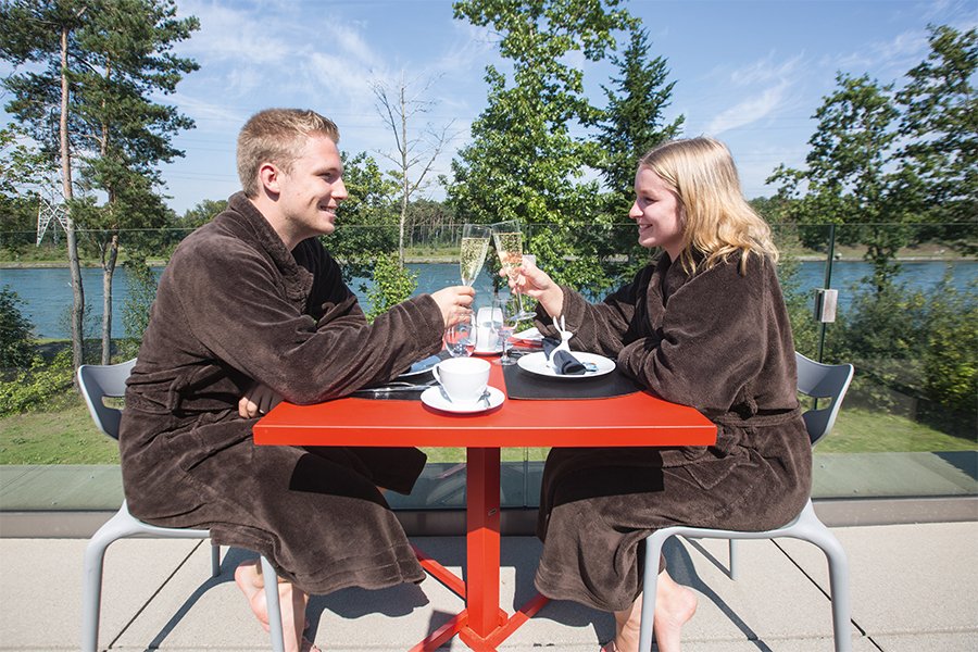 Een romantische overnachting met tantra duomassage!